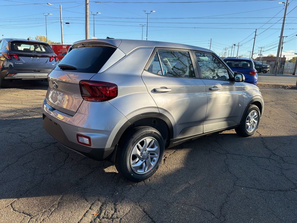 New 2026 Hyundai Venue SE image 7
