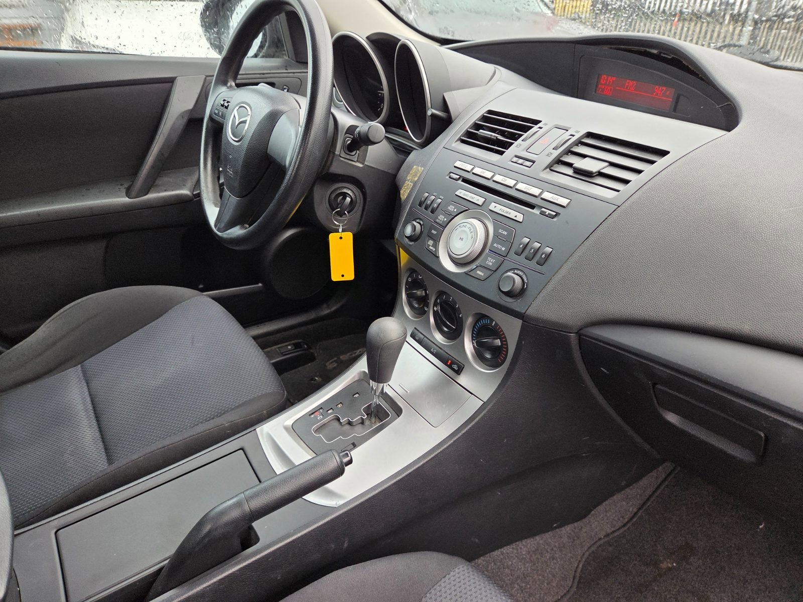 Used 2011 MAZDA MAZDA3 i Sport FWD image 16