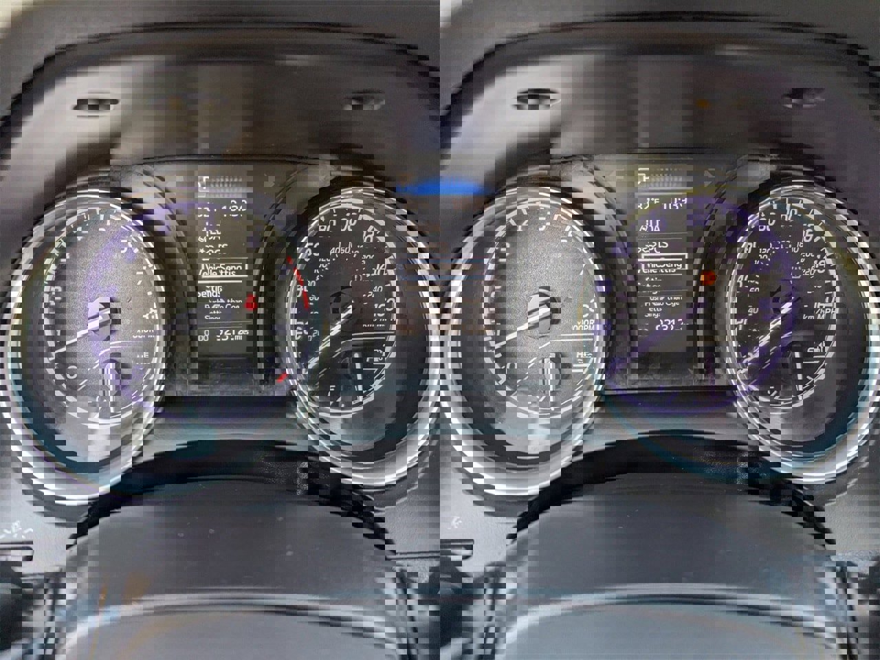 Used 2020 Toyota Camry image 29