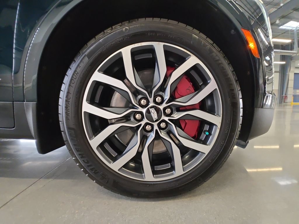Certified 2025 Cadillac XT5 Sportv w/ Technology Package AWD/4WD image 28