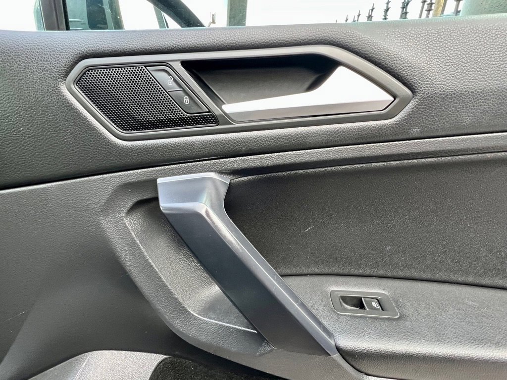 Used 2021 Volkswagen Tiguan SE w/ Panoramic Sunroof Package FWD image 48