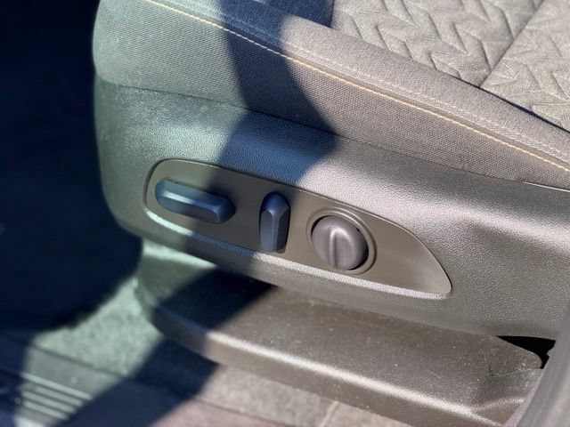 Used 2024 Chevrolet Equinox LT FWD image 8