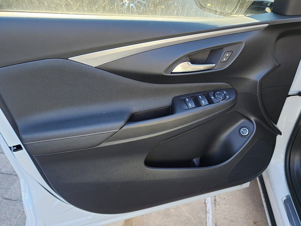 New 2026 Buick Envista Avenir image 13