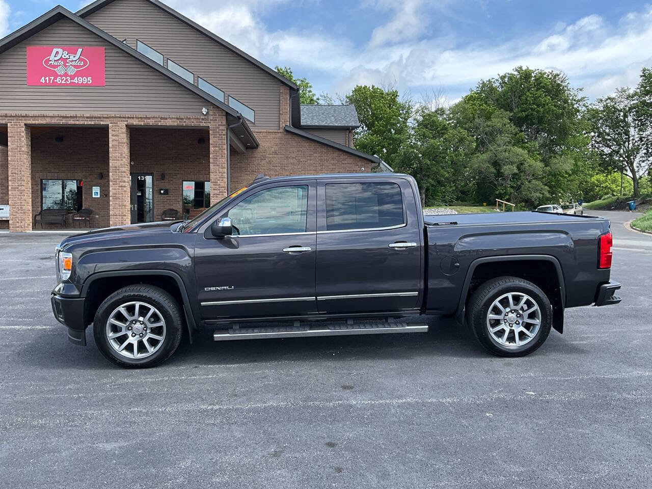 Used 2015 GMC Sierra 1500 Denali AWD/4WD image 2