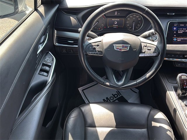 Used 2022 Cadillac XT4 Premium Luxury w/ Enhanced Visibility Package image 15