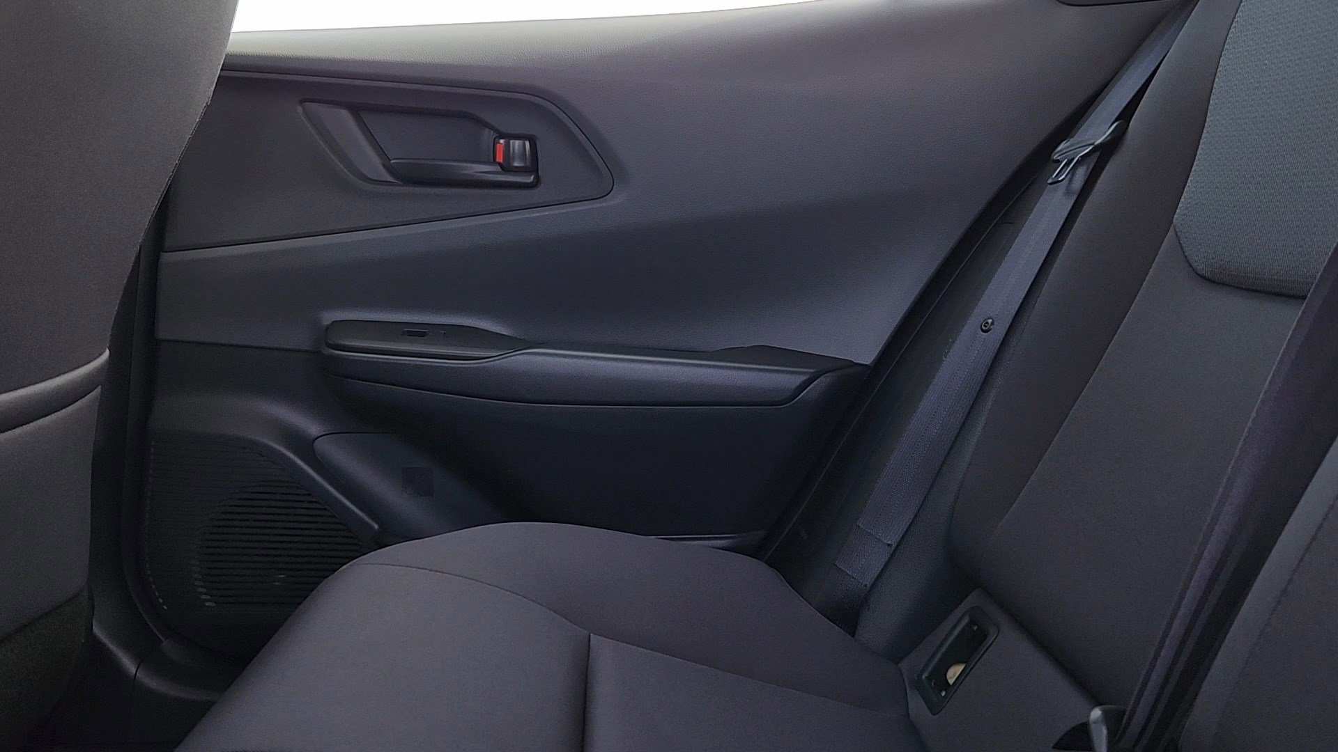 Used 2025 Toyota Prius LE image 16