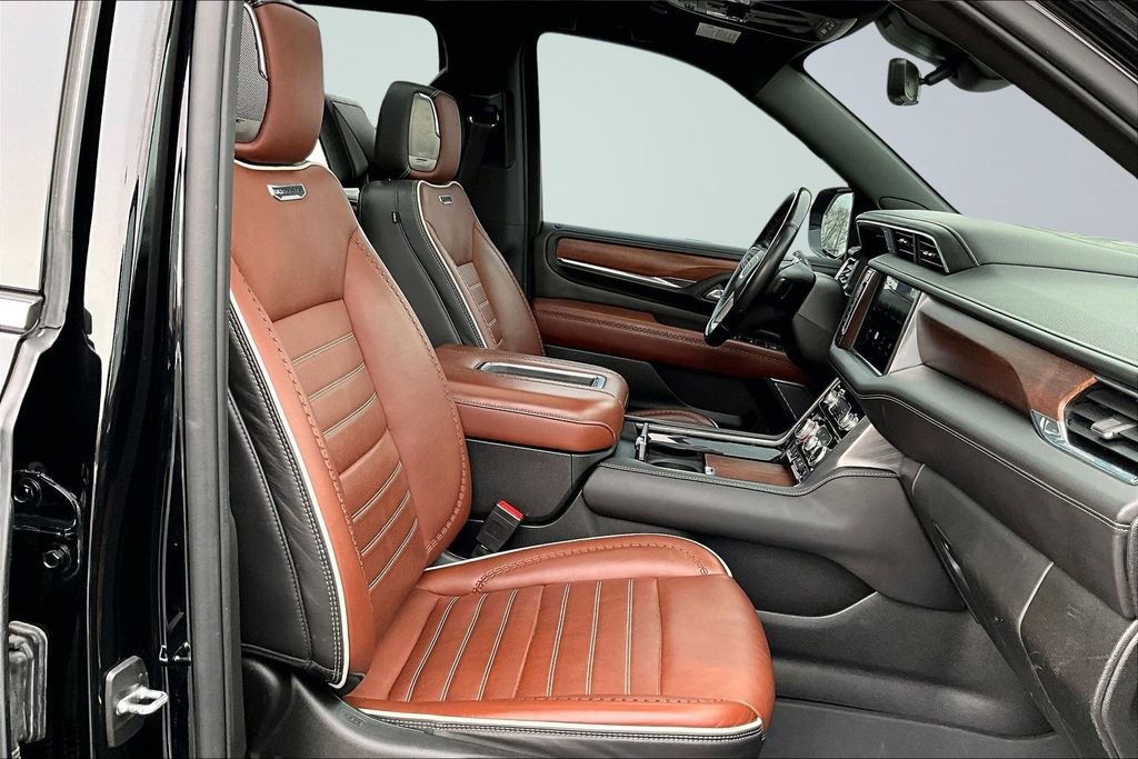 Used 2023 GMC Yukon XL Denali Ultimate image 7