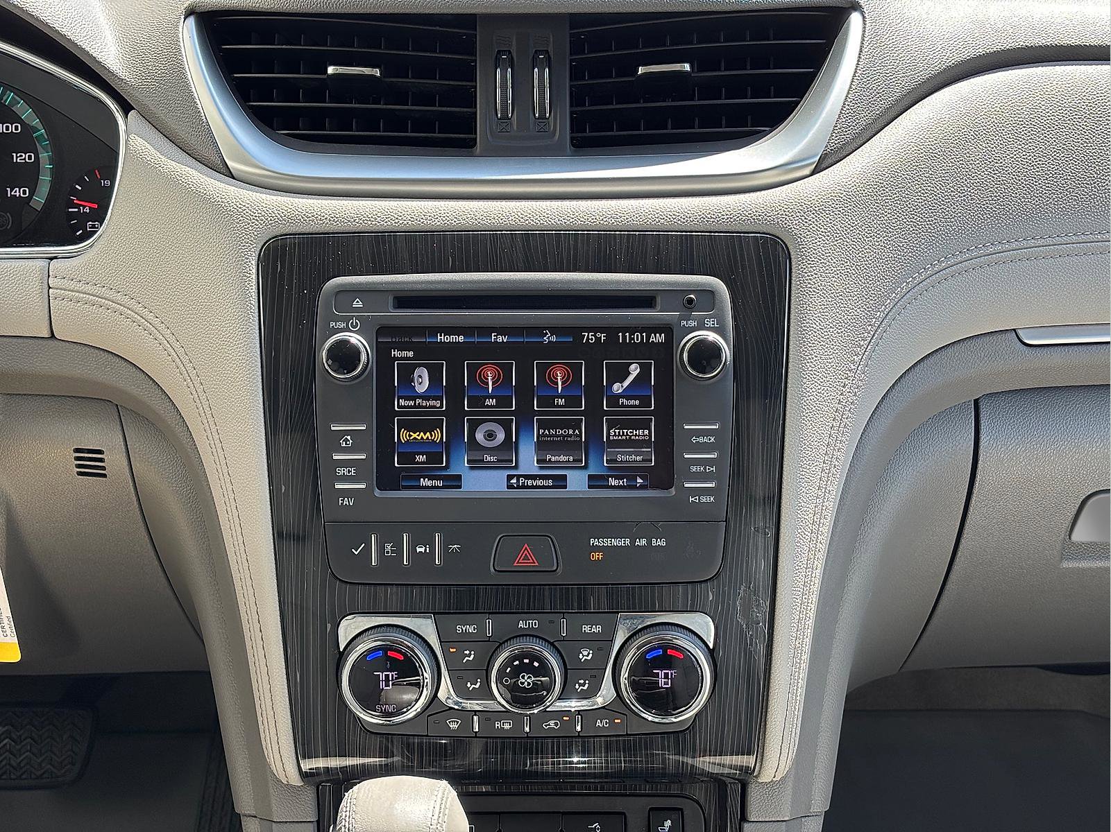 Used 2017 Chevrolet Traverse LT FWD image 21