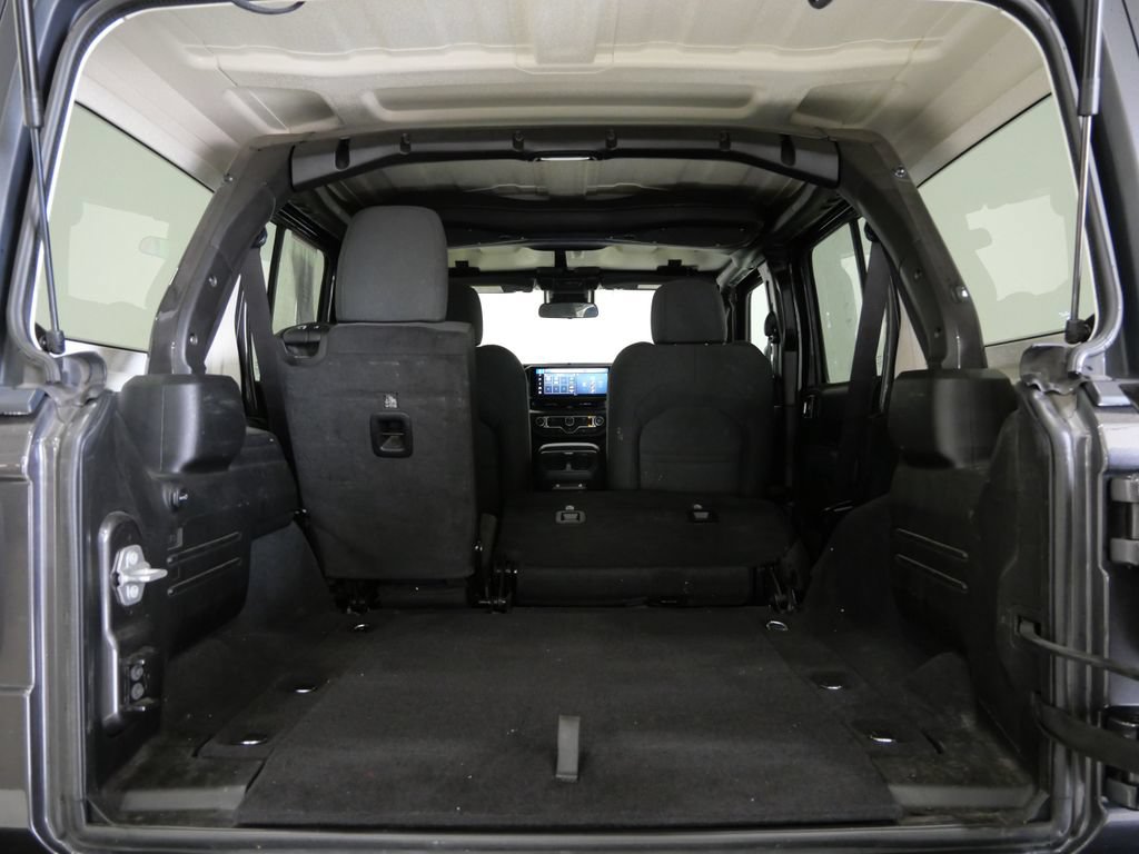 Used 2025 Jeep Wrangler Unlimited Sport AWD/4WD image 27