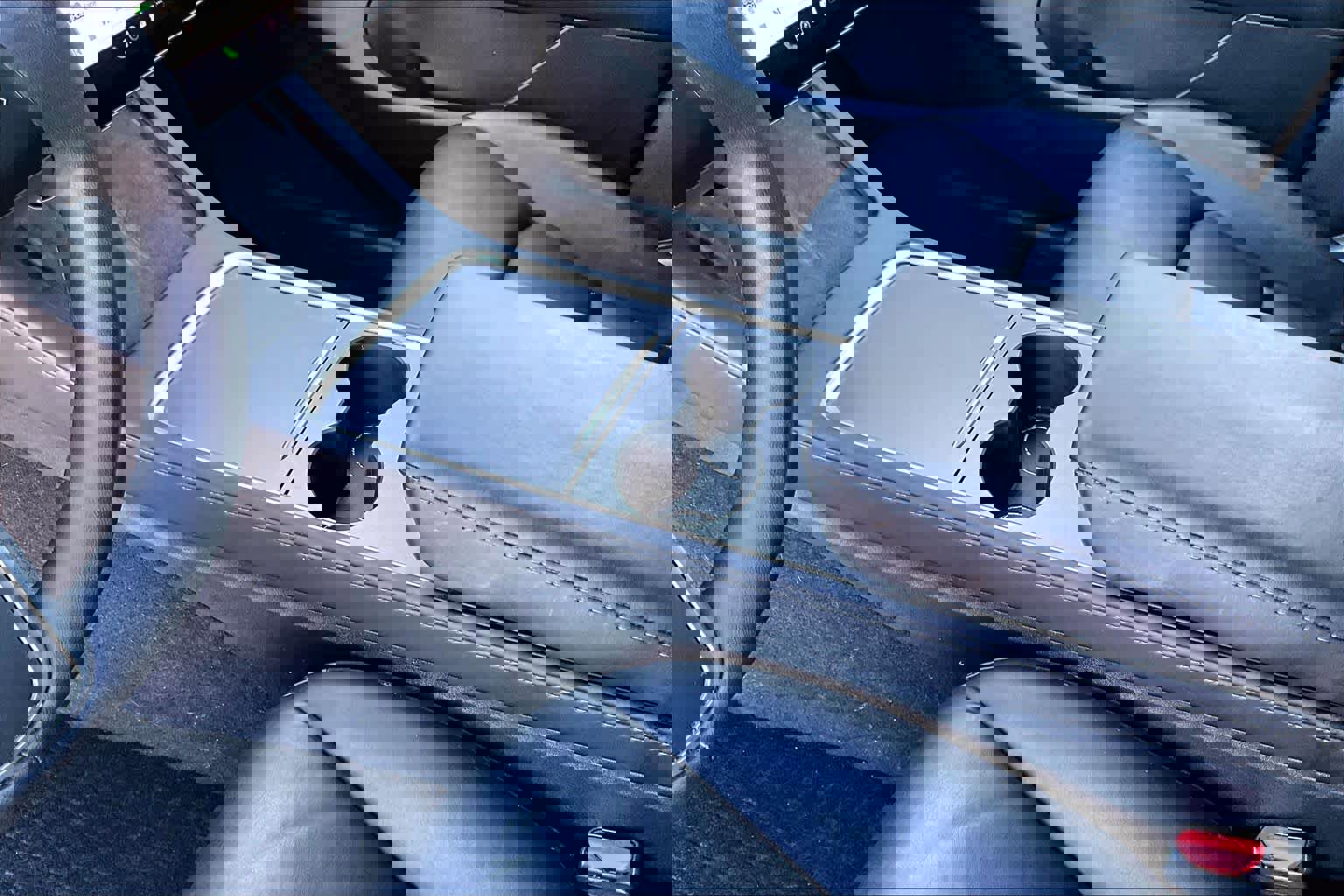 Used 2022 Tesla Model Y Long Range image 16