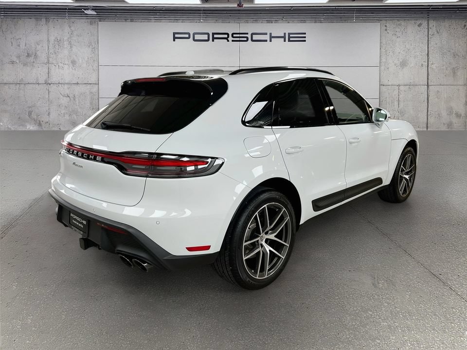 Certified 2026 Porsche Macan AWD/4WD image 9
