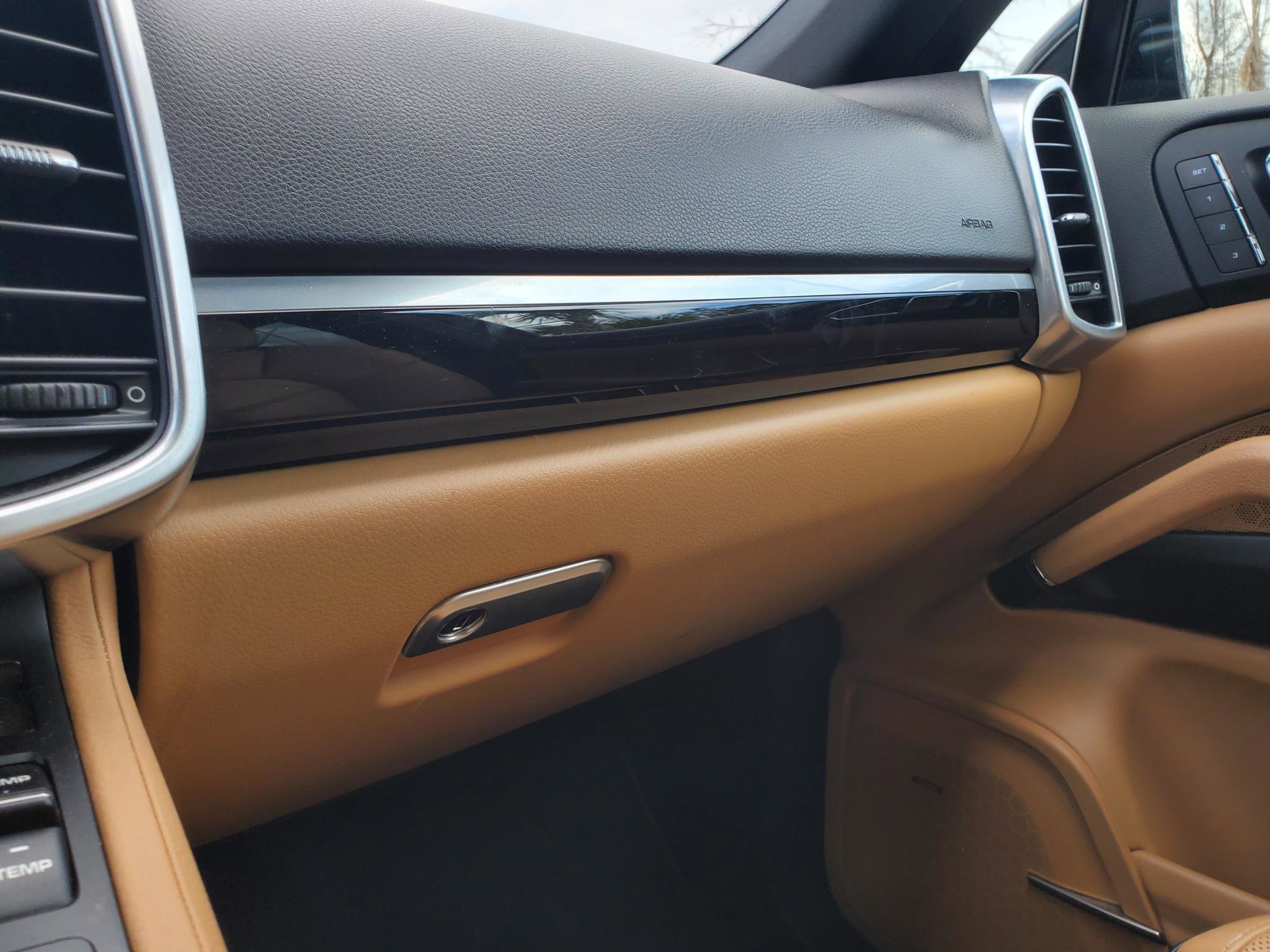 Used 2017 Porsche Cayenne S image 30