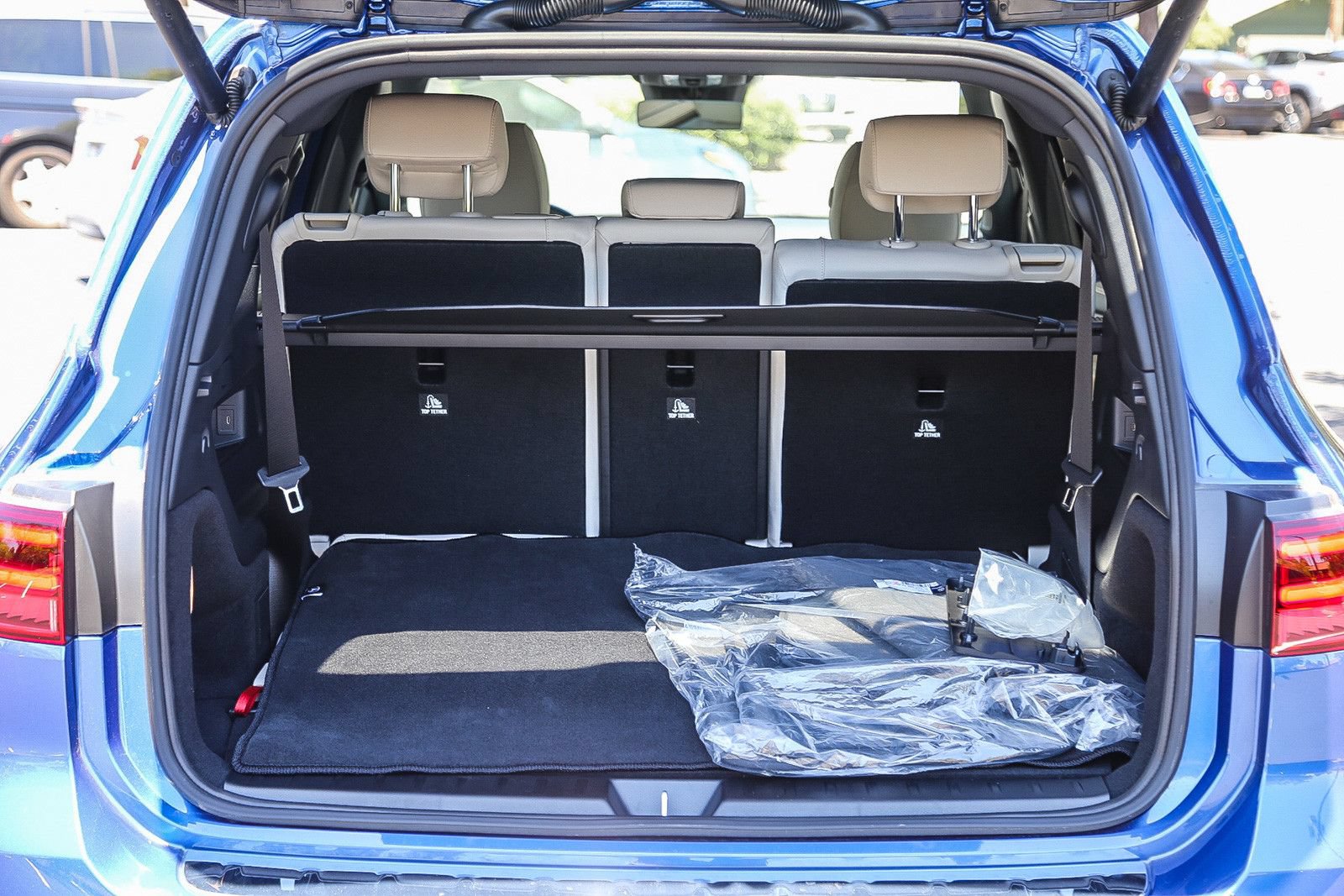 Used 2024 Mercedes-Benz EQB 300 4MATIC image 24