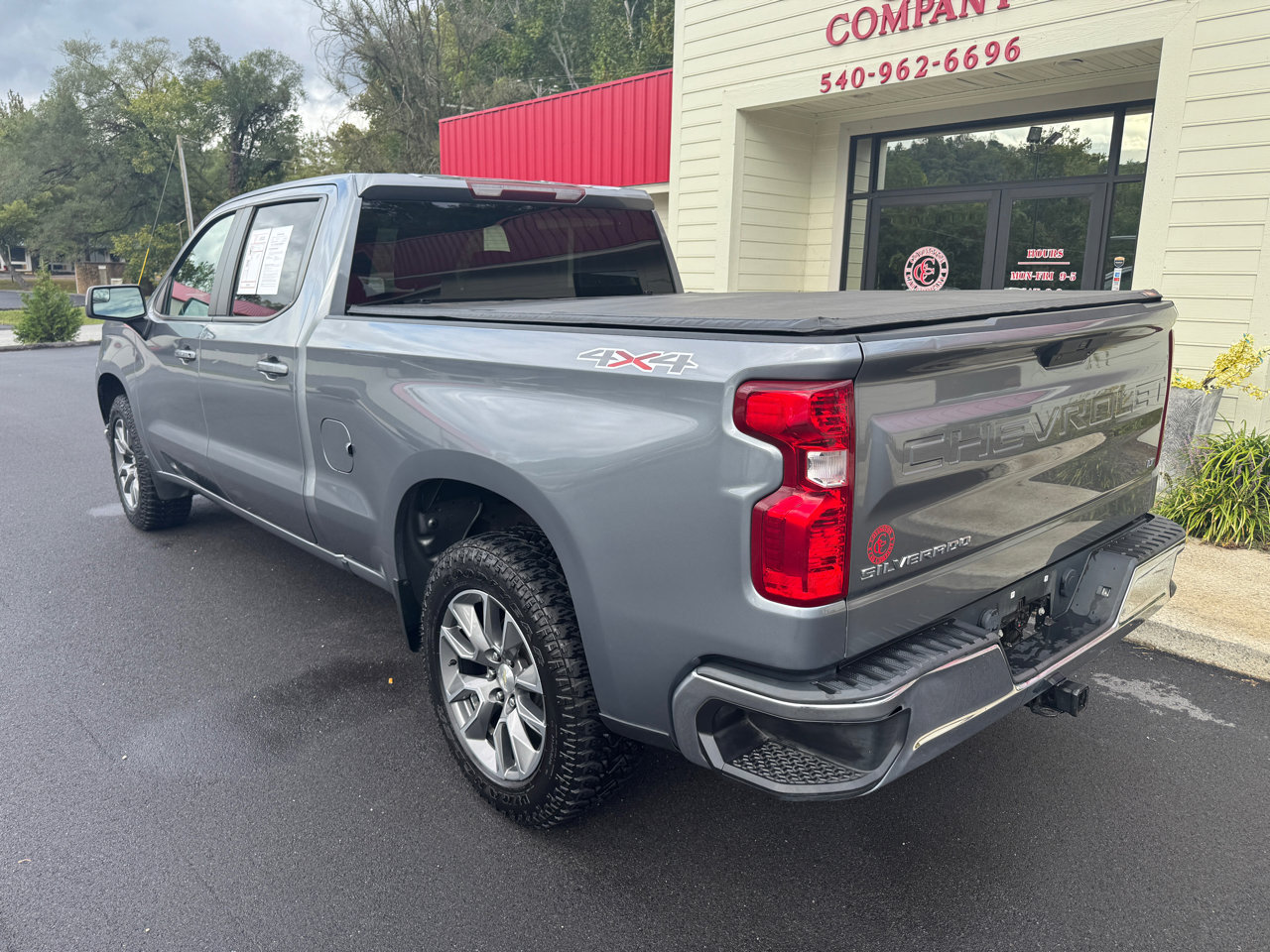 Used 2021 Chevrolet Silverado 1500 LT image 4