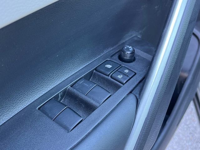 Used 2026 Toyota Corolla Cross L image 26