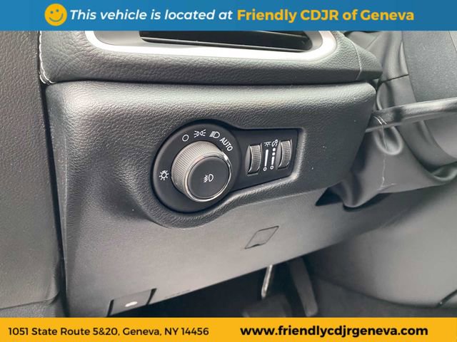 New 2026 Chrysler Pacifica Select FWD image 22