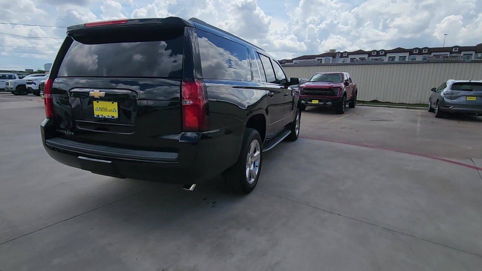 Used 2019 Chevrolet Suburban LT RWD image 8
