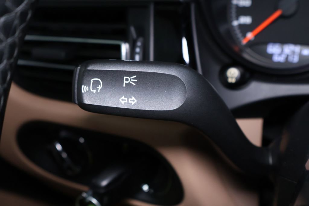 Used 2019 Porsche Macan image 25