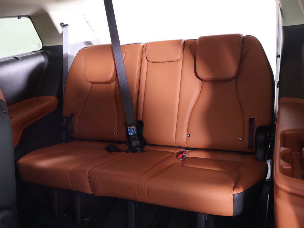 Used 2025 Kia Carnival EX FWD image 36