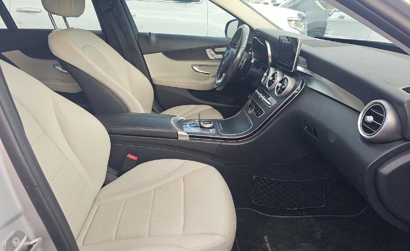 Used 2017 Mercedes-Benz C 300 Sedan image 9