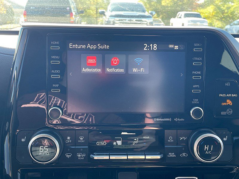 Used 2020 Toyota Highlander XLE image 23