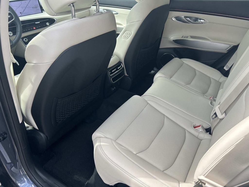 New 2026 Genesis GV70 2.5T Select image 19