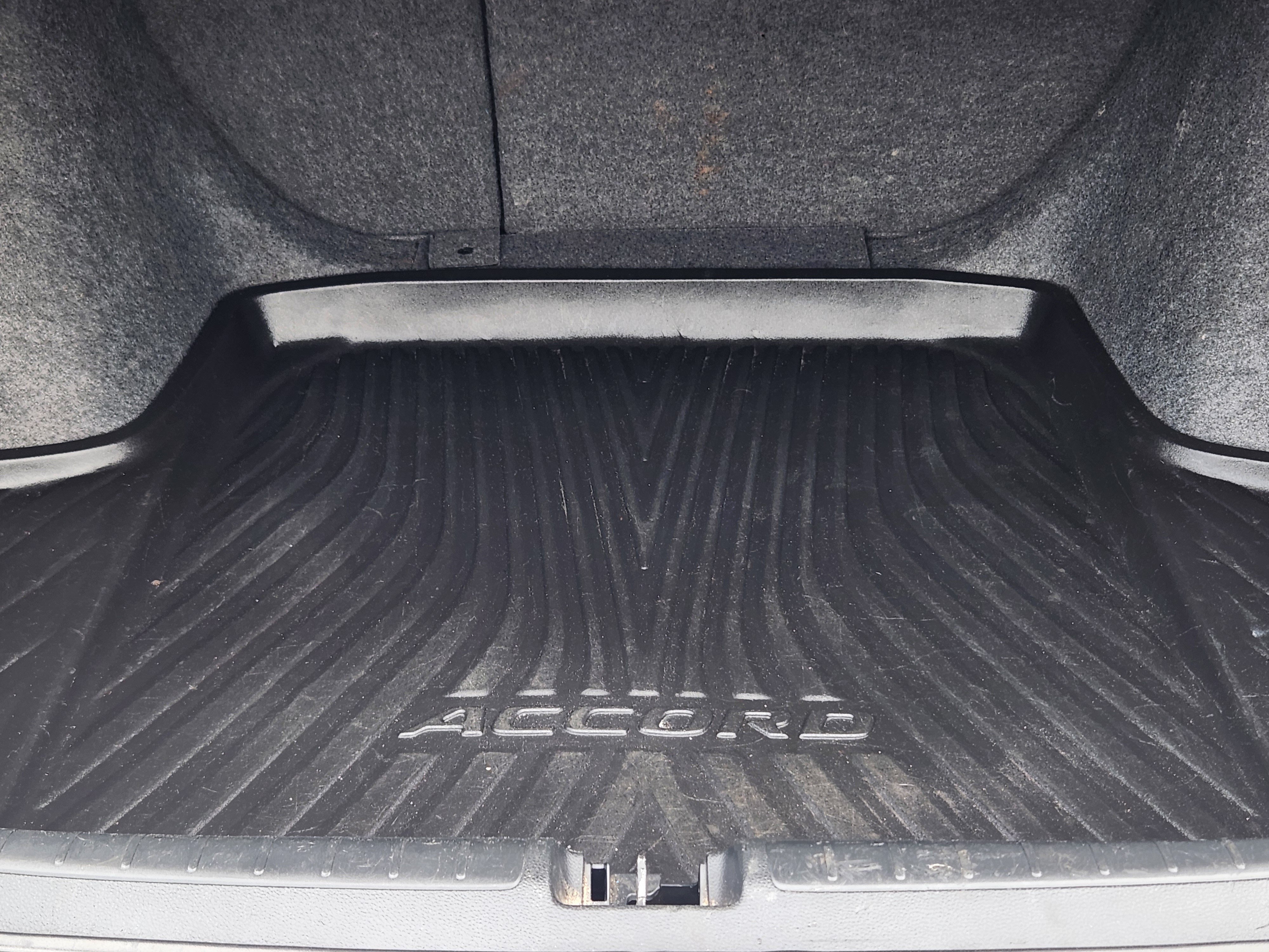 Used 2020 Honda Accord Touring image 23