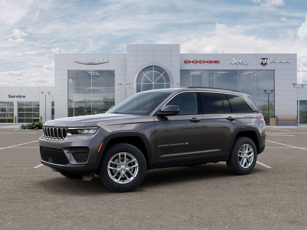 New 2026 Jeep Grand Cherokee Laredo w/ Trailer Tow Package AWD/4WD image 2