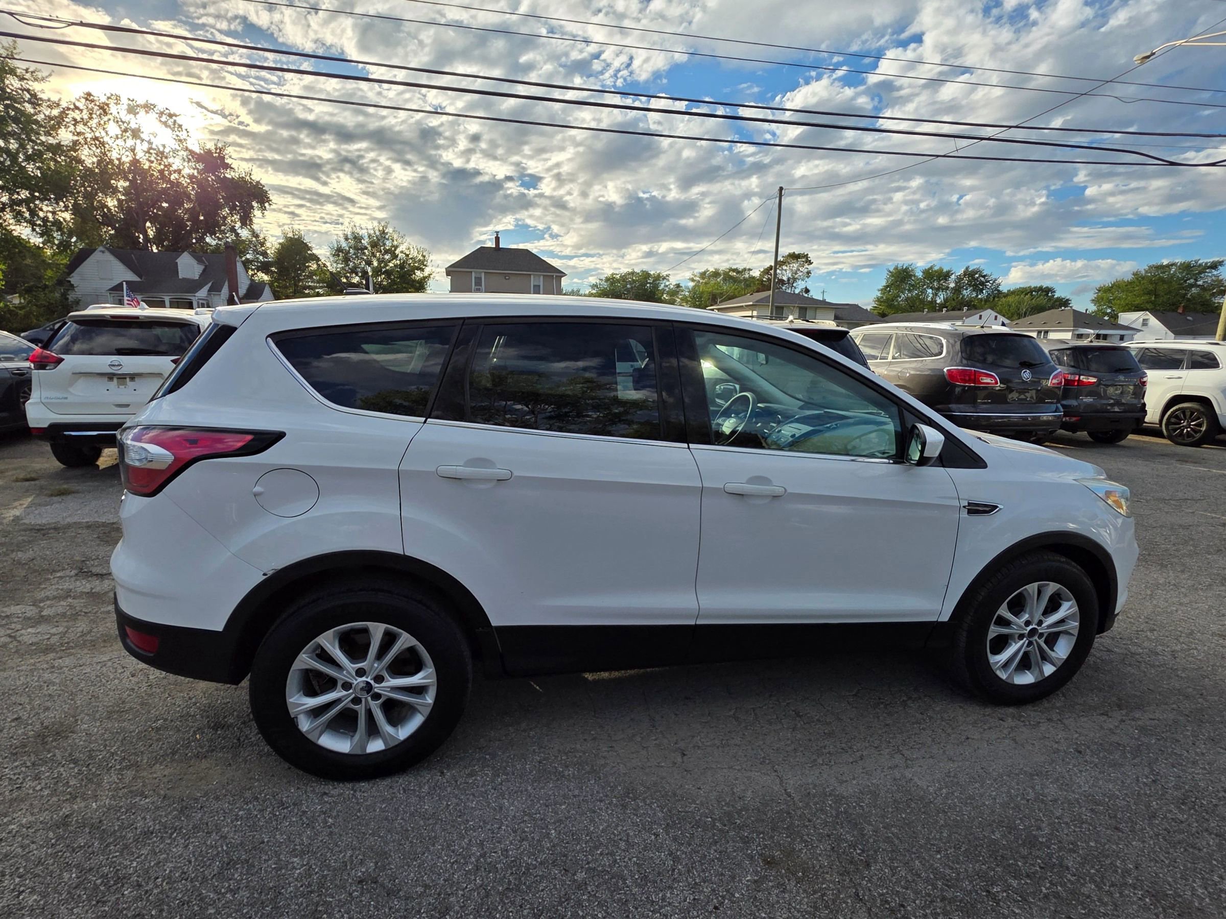Used 2017 Ford Escape SE image 7