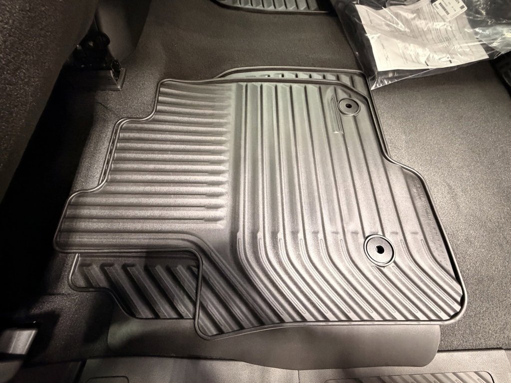 Used 2025 Chevrolet Silverado 2500 LT image 29