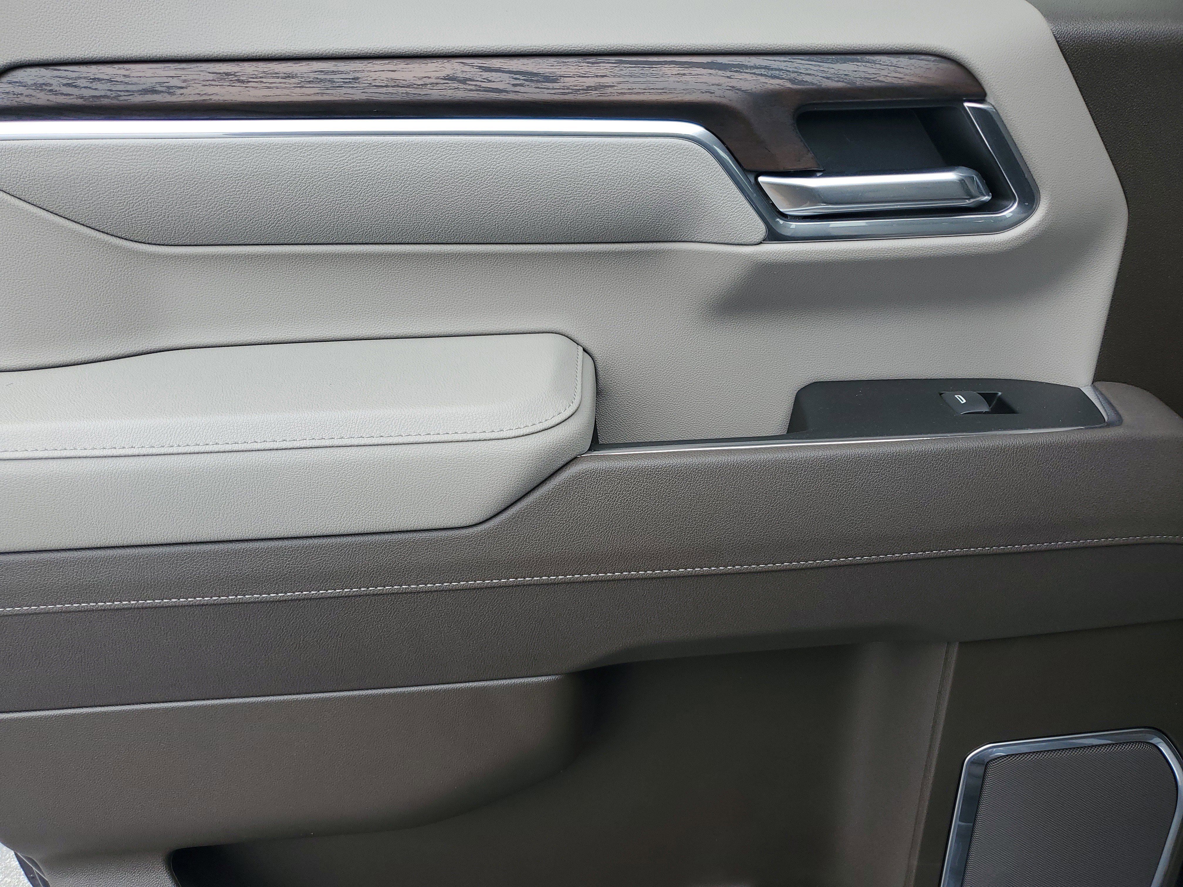 New 2026 GMC Sierra 1500 SLT image 12