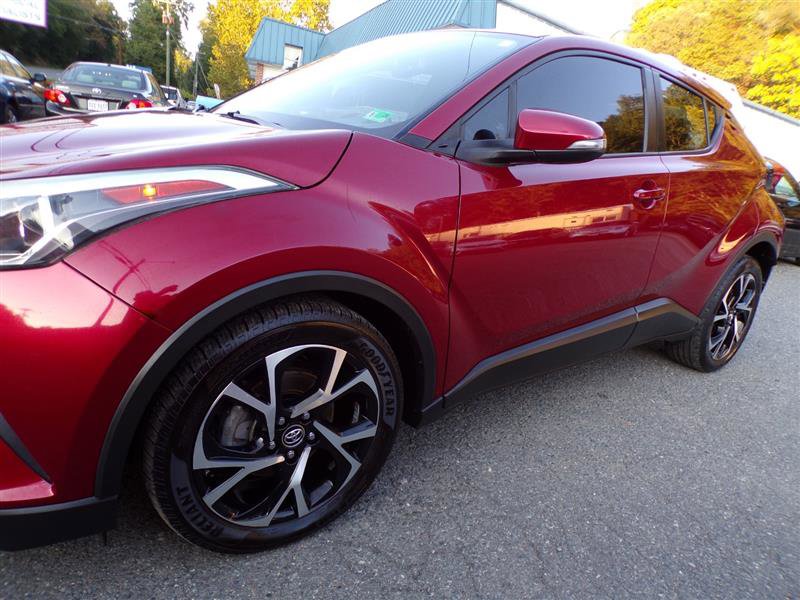 Used 2018 Toyota C-HR XLE image 5