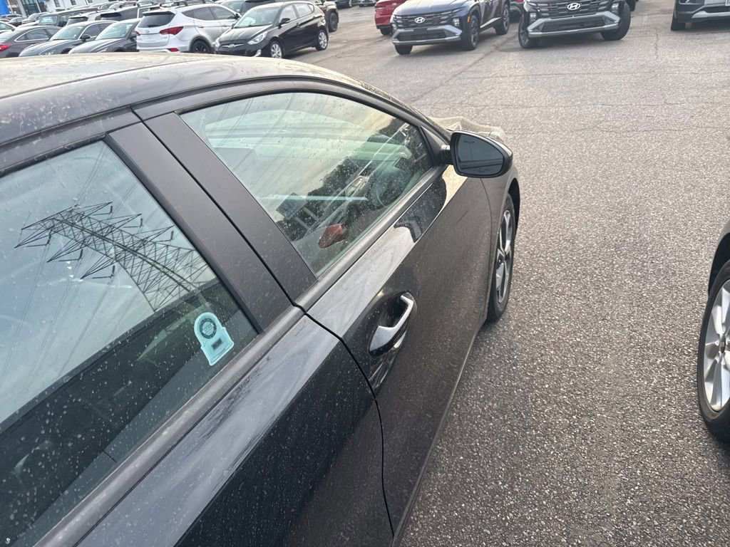 Used 2021 Kia Forte LXS image 9