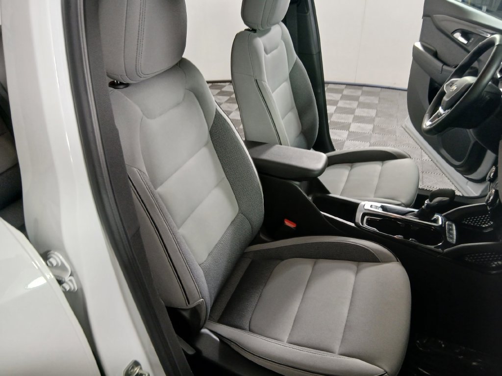 Certified 2024 Chevrolet TrailBlazer LT w/ LT Cold Weather Package FWD image 12