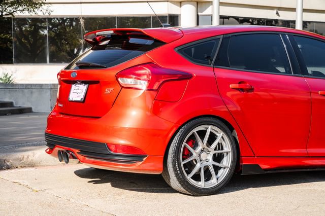 Used 2018 Ford Focus ST w/ Equipment Group 401A image 43