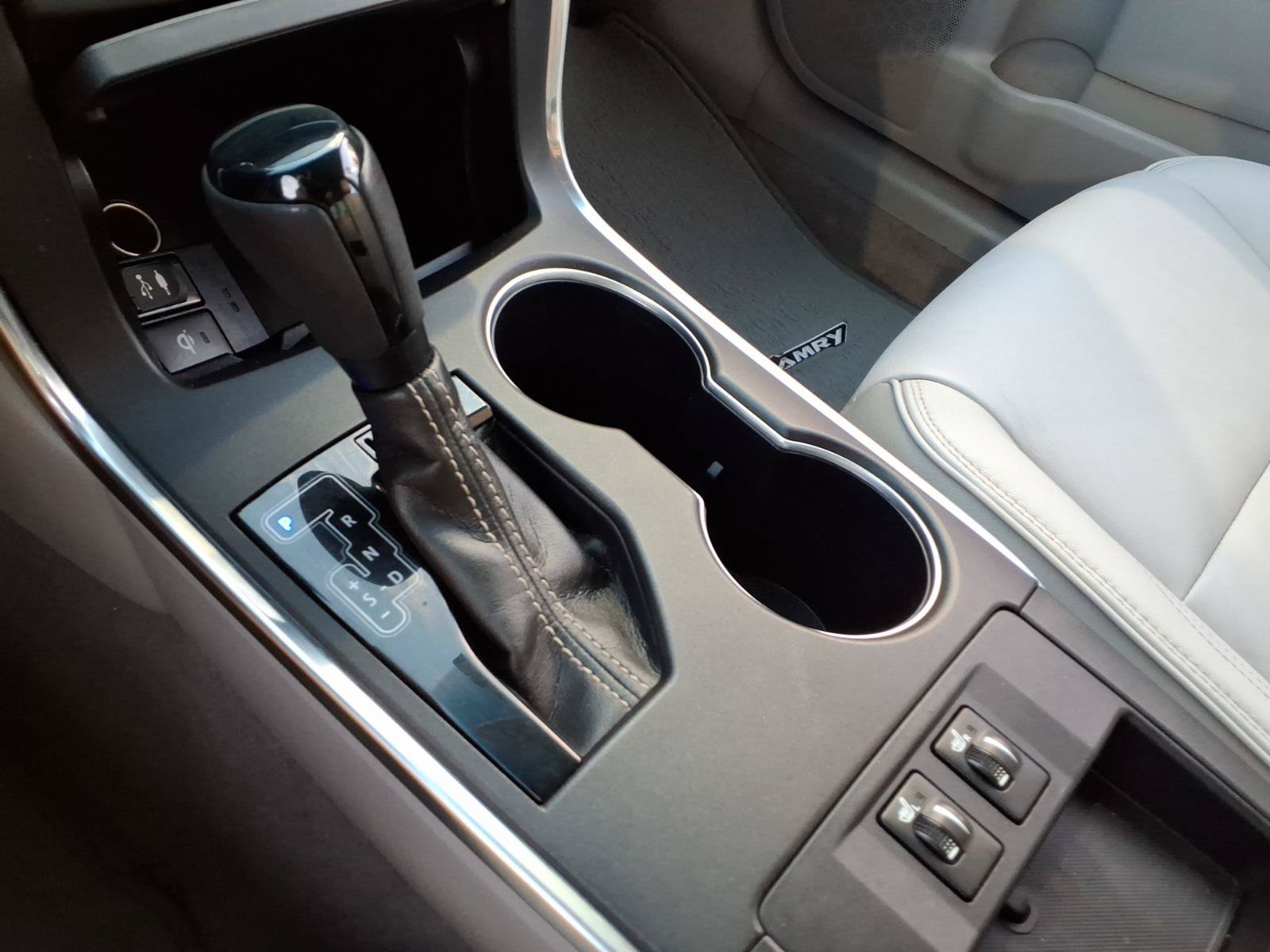 Certified 2017 Toyota Camry XLE FWD image 19