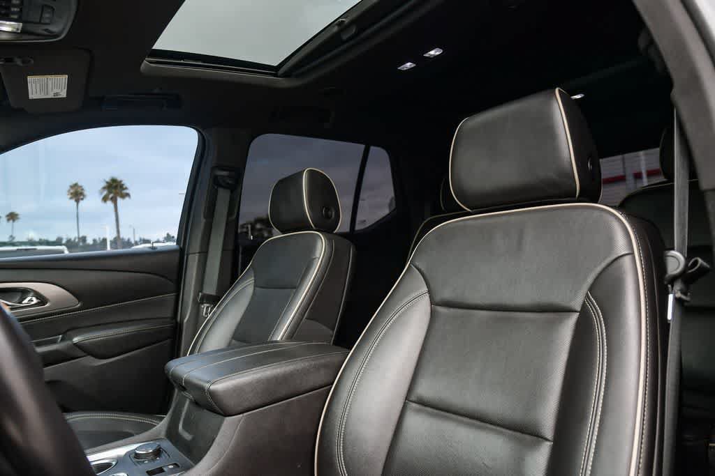 Used 2022 Chevrolet Traverse Premier FWD image 17