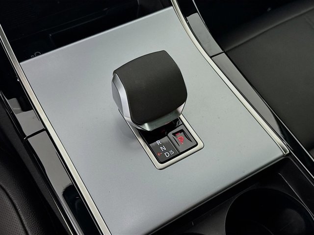 Used 2025 Land Rover Range Rover Velar S image 19