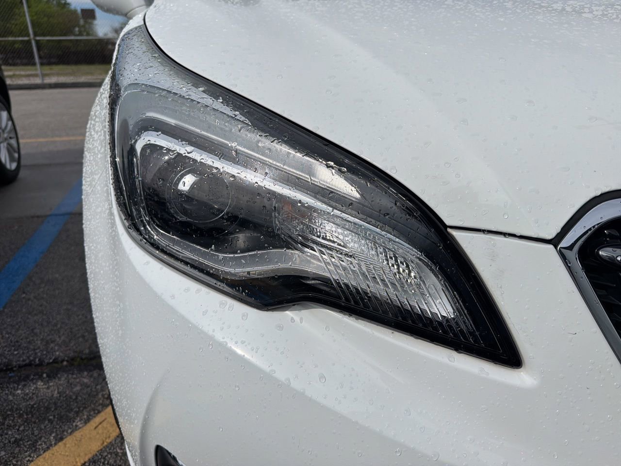 Used 2020 Buick Envision Essence image 4