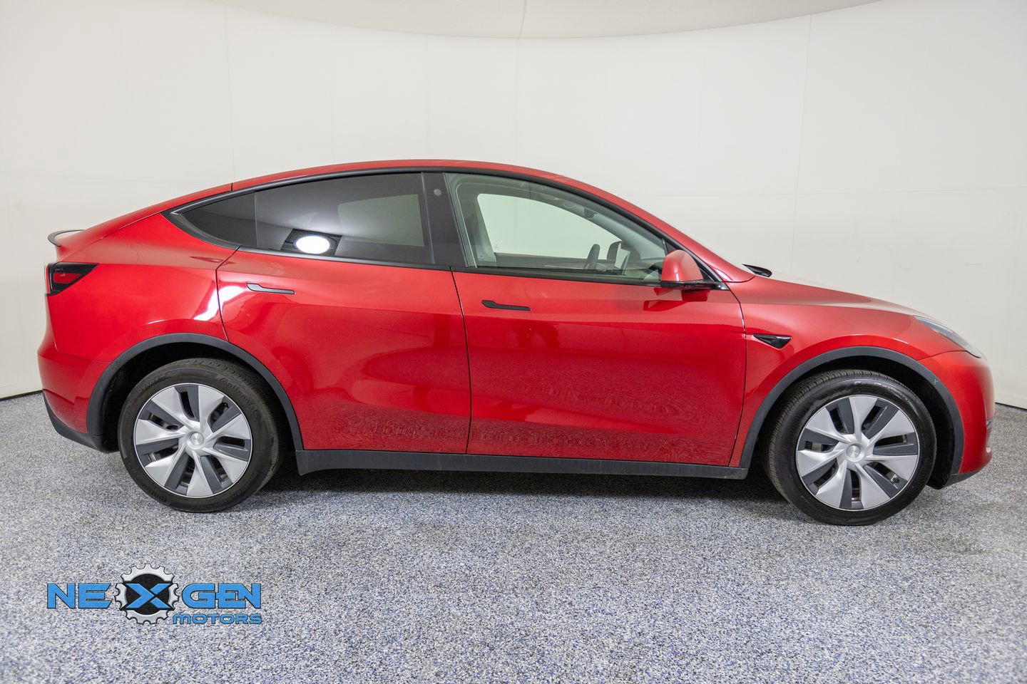 Used 2023 Tesla Model Y Long Range AWD/4WD image 8