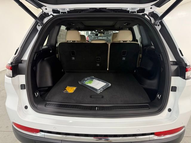 New 2025 Jeep Grand Cherokee Limited w/ Luxury Tech Group II image 8