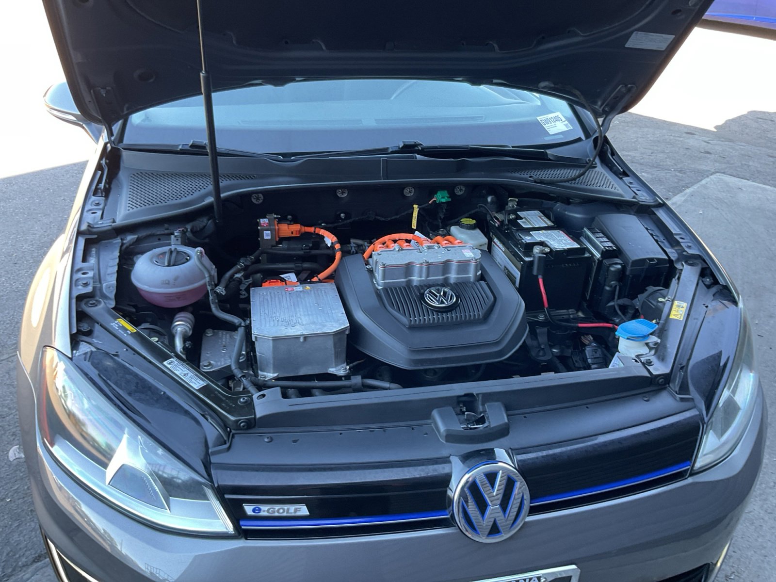 Used 2016 Volkswagen e-Golf SE w/ DC Fast Charging Package image 23