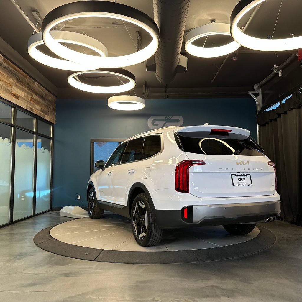 Used 2025 Kia Telluride S AWD/4WD image 5