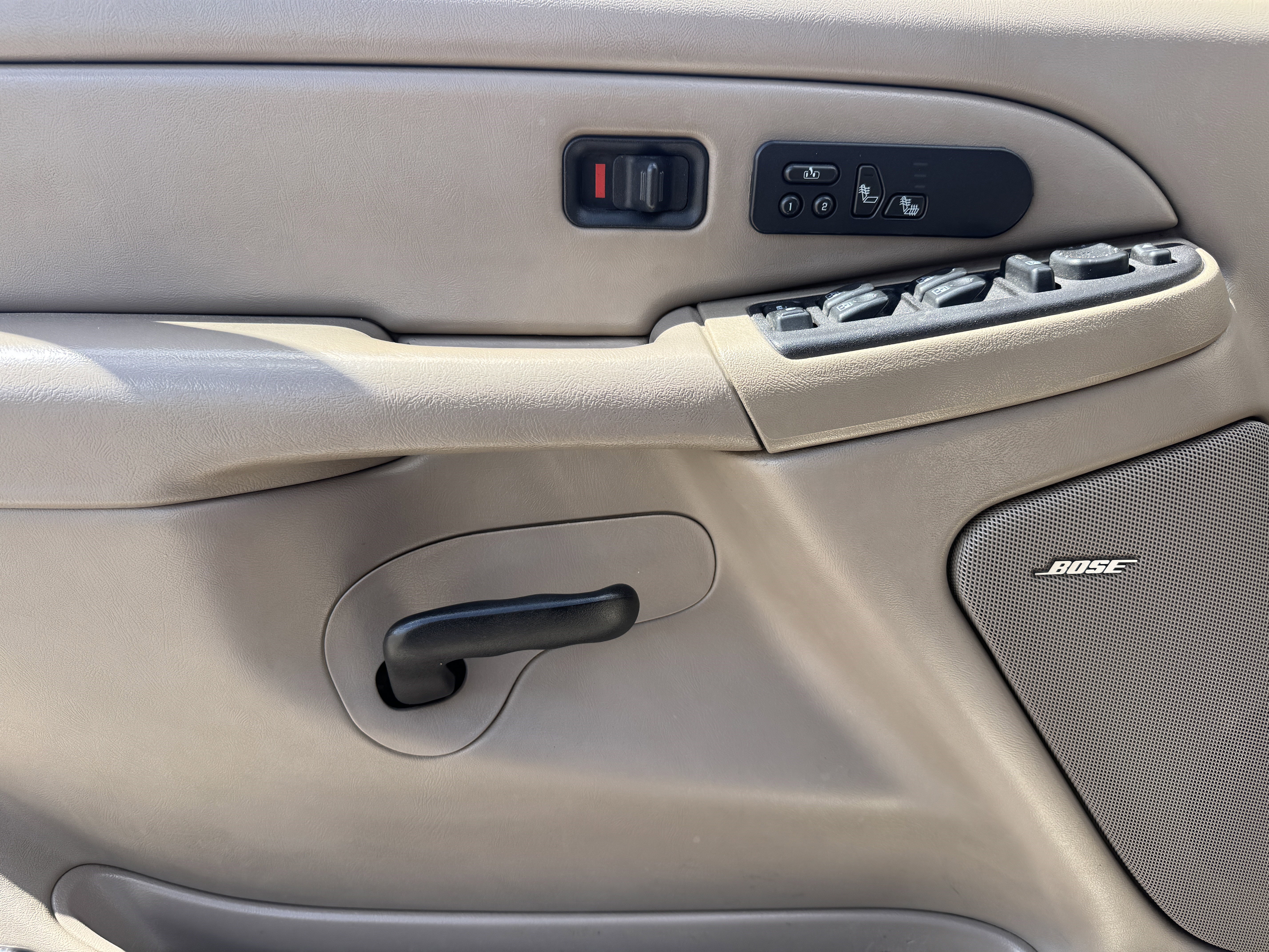 Used 2005 GMC Sierra 2500 SLT w/ Heavy-Duty Power Package image 9