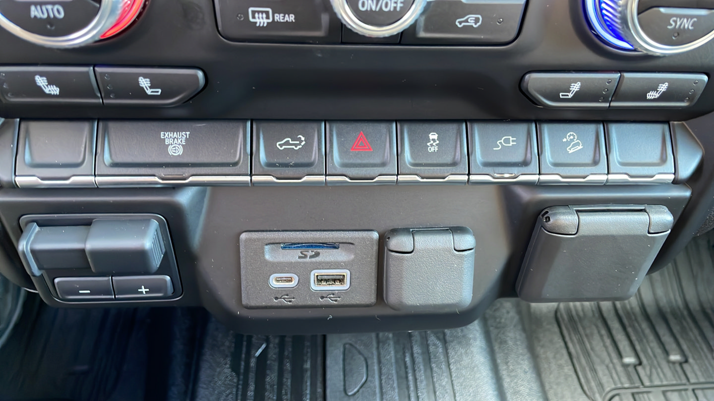 Used 2022 GMC Sierra 3500 SLT w/ Gooseneck/5TH Wheel Package AWD/4WD image 72