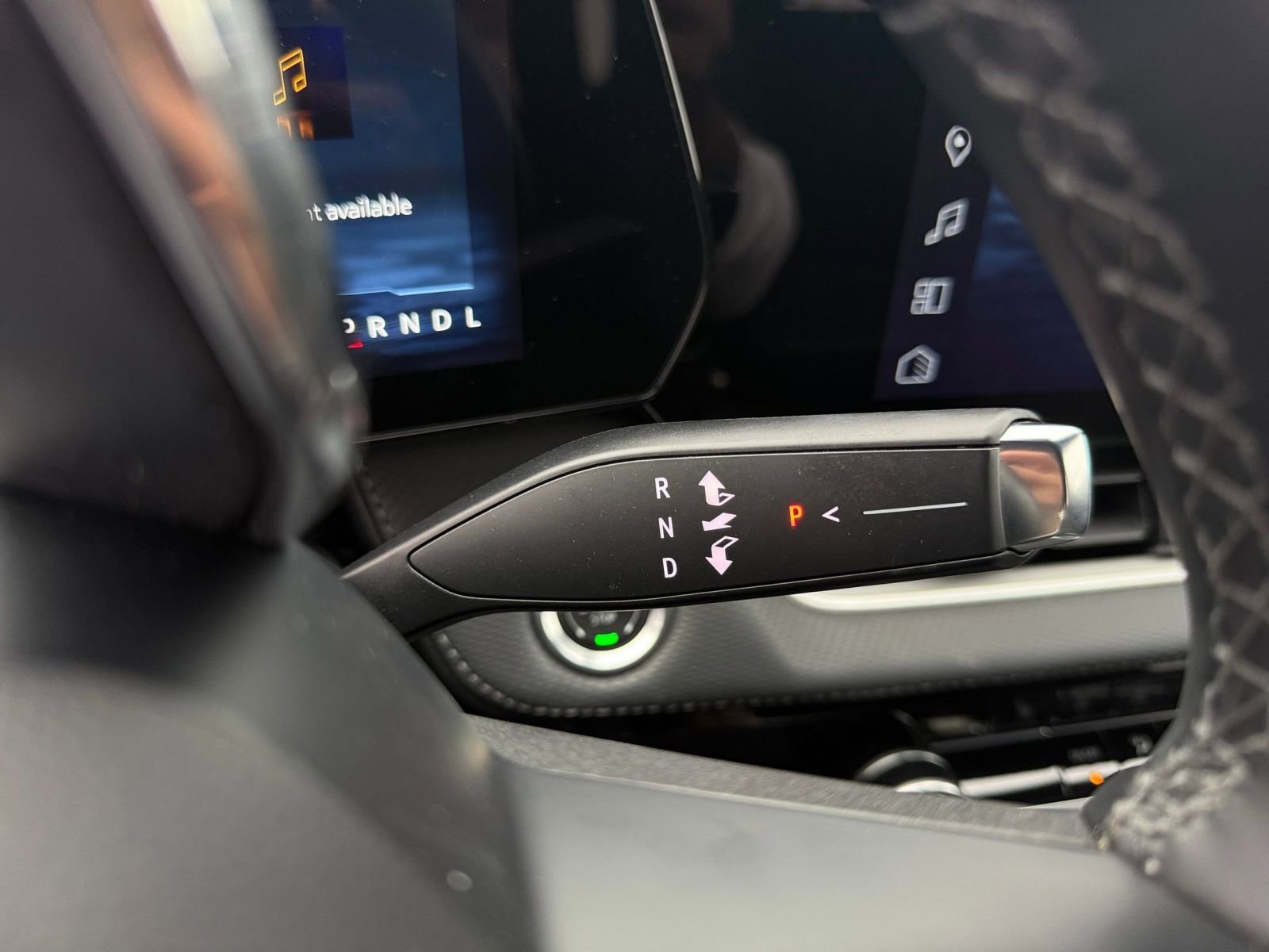 Used 2025 Chevrolet Equinox LT image 41