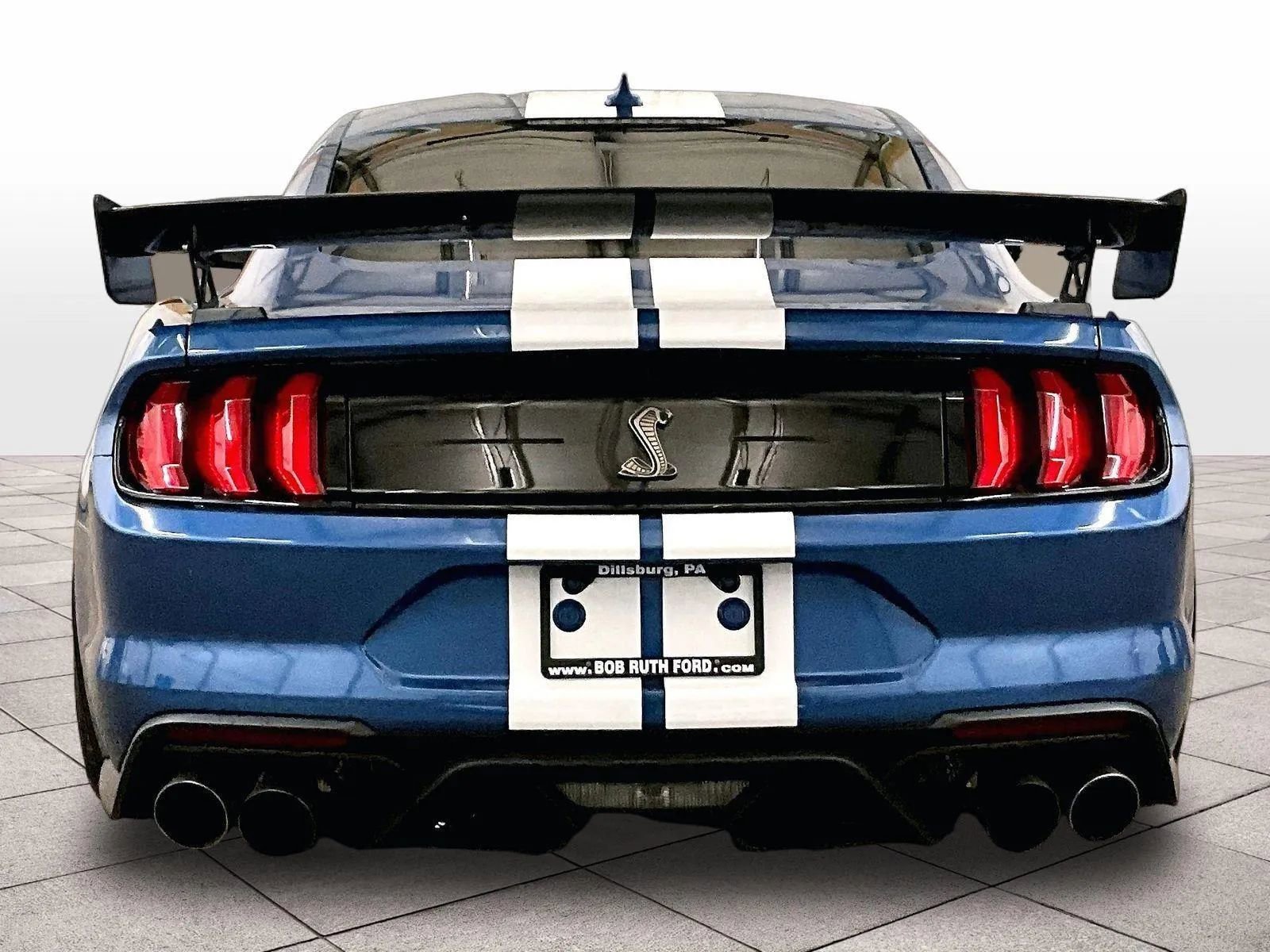 Used 2020 Ford Mustang Shelby GT500 w/ Carbon Fiber Track Pack RWD image 4