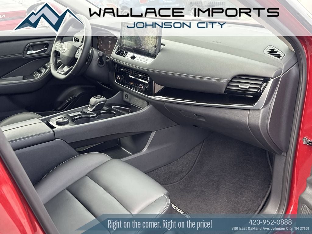 Used 2025 Nissan Rogue SL AWD/4WD image 36