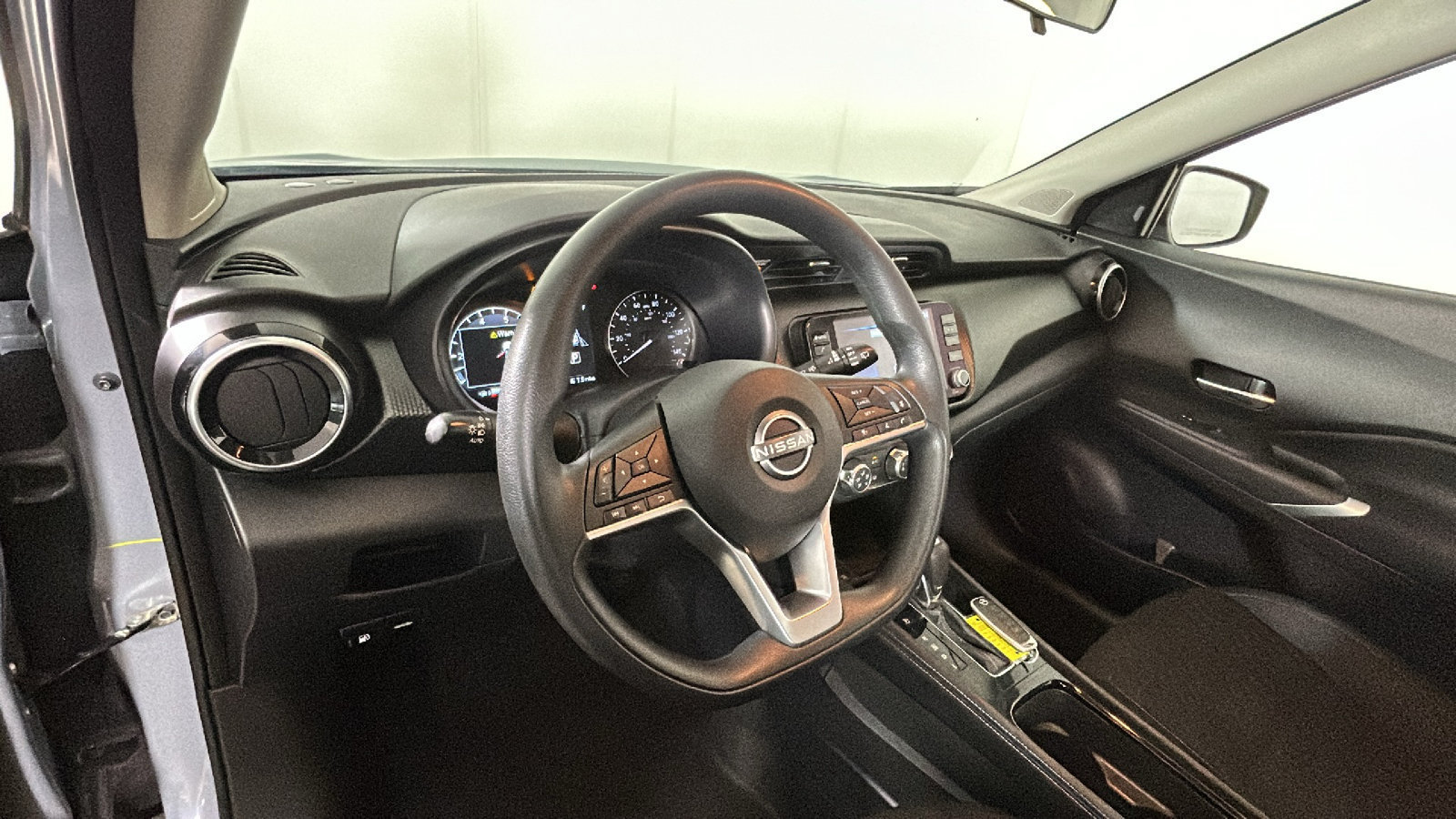 Used 2023 Nissan Kicks SV FWD image 16