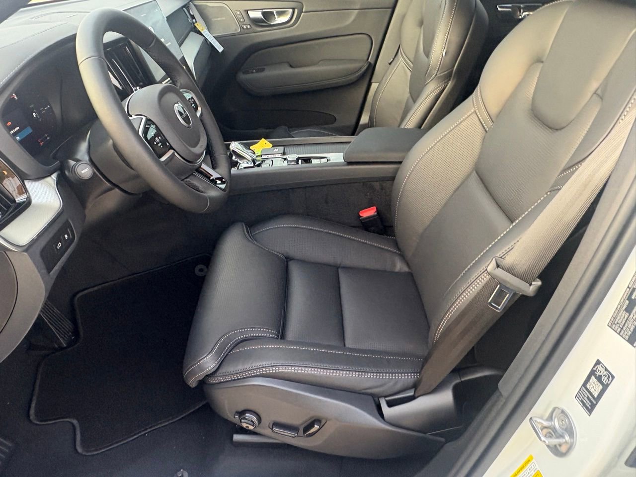 New 2026 Volvo XC60 T8 Ultra w/ Protection Package Premier image 19